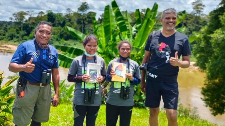 Female tour guide trainees (1)