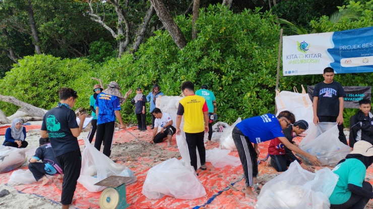 Rapang Beach Clean Up (1)